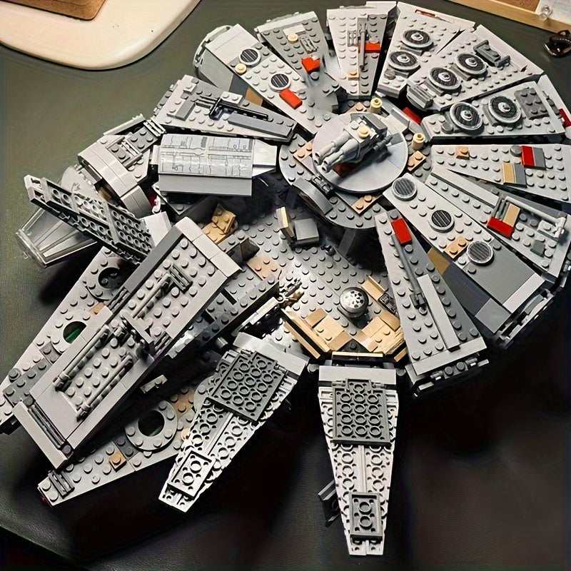 Millennium Falcon starship Lego